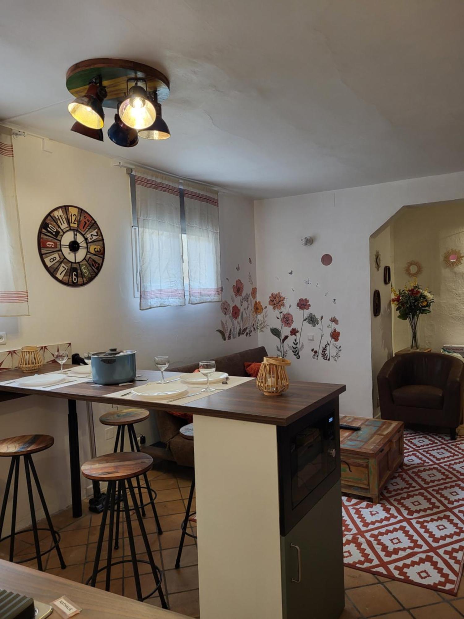 2 Pieces Avignon Intramuros Place Pie Экстерьер фото